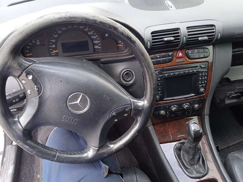 mercedes-benz clase c (w203) berlina del año 2006