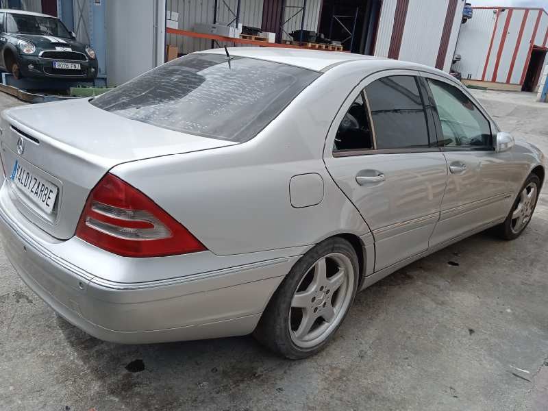 mercedes-benz clase c (w203) berlina del año 2006