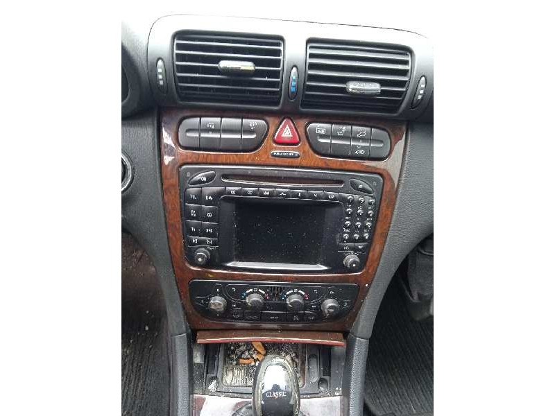 mercedes-benz clase c (w203) berlina del año 2006