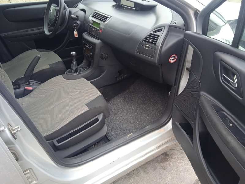 citroën c4 berlina del año 2010