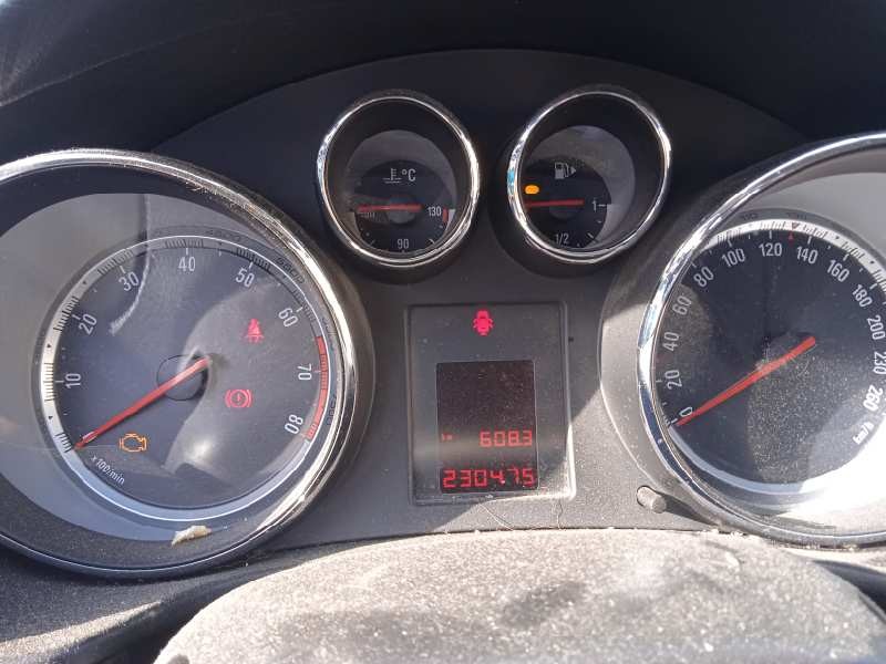 opel insignia berlina del año 2009