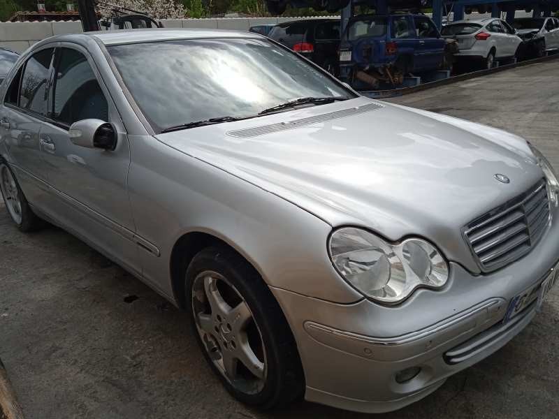 mercedes-benz clase c (w203) berlina del año 2006
