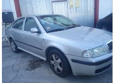 skoda octavia berlina (1u2) del año 2001