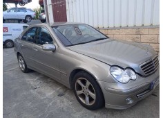 mercedes-benz clase c (w203) berlina del año 2004