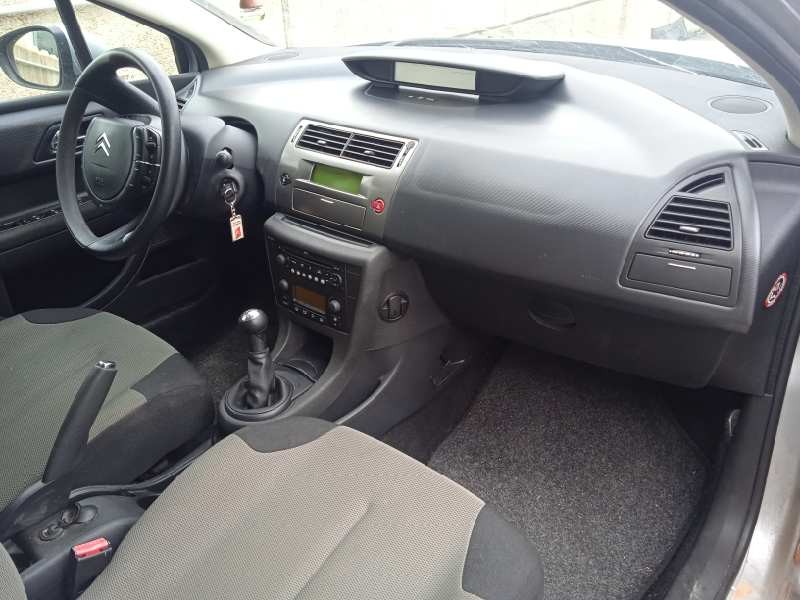 citroën c4 berlina del año 2010