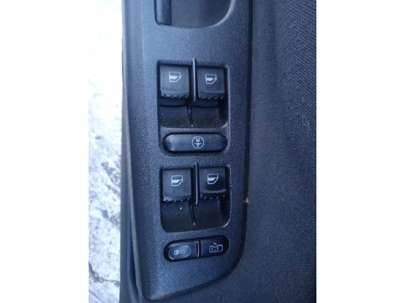 skoda octavia berlina (1u2) del año 2001