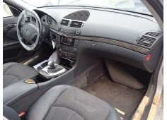 mercedes-benz clase e (w211) berlina del año 2003 2