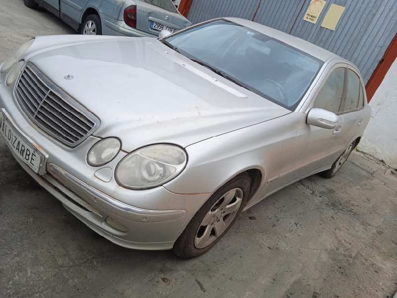 mercedes-benz clase e (w211) berlina del año 2003
