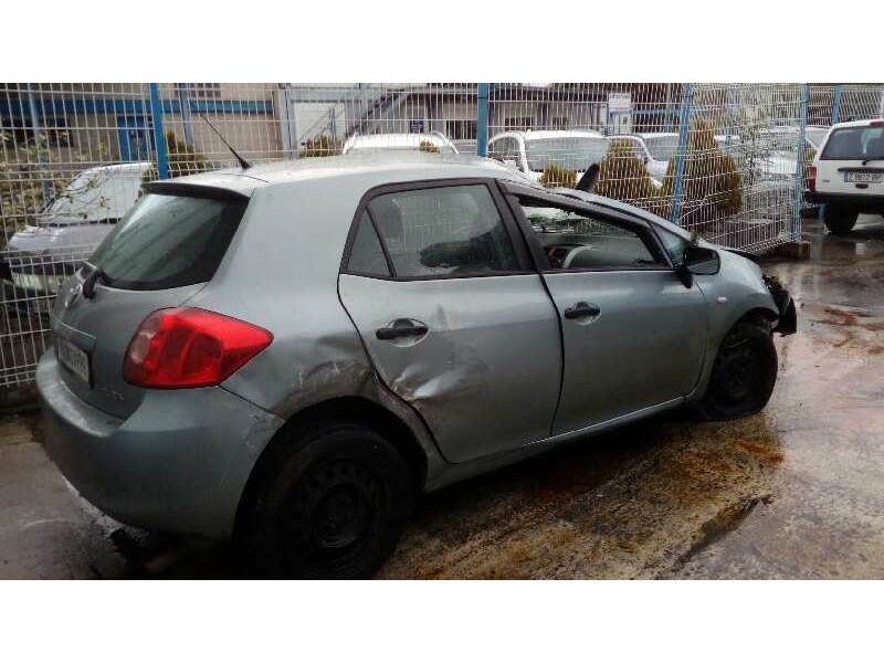 toyota auris del año 2009