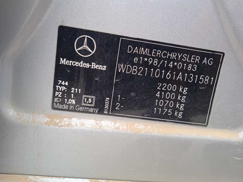 mercedes-benz clase e (w211) berlina del año 2003