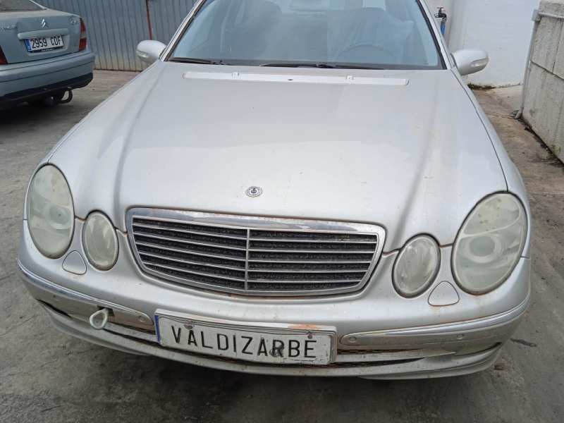 mercedes-benz clase e (w211) berlina del año 2003