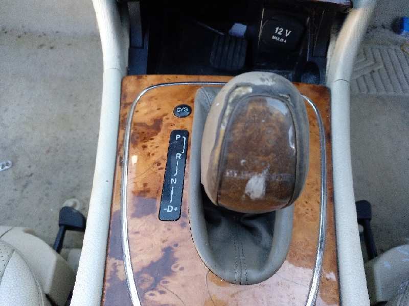 mercedes-benz clase e (w211) berlina del año 2004