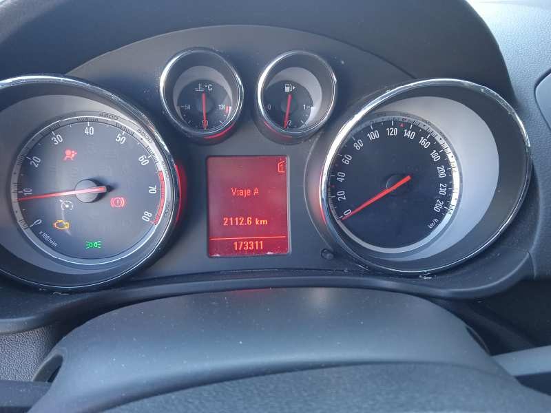 opel insignia berlina del año 2009