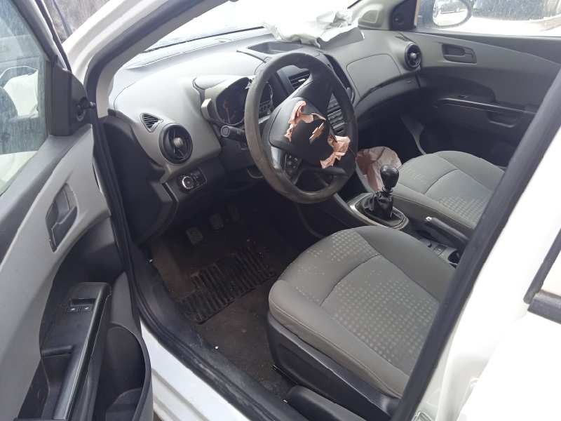 chevrolet aveo berlina hatchback del año 2012