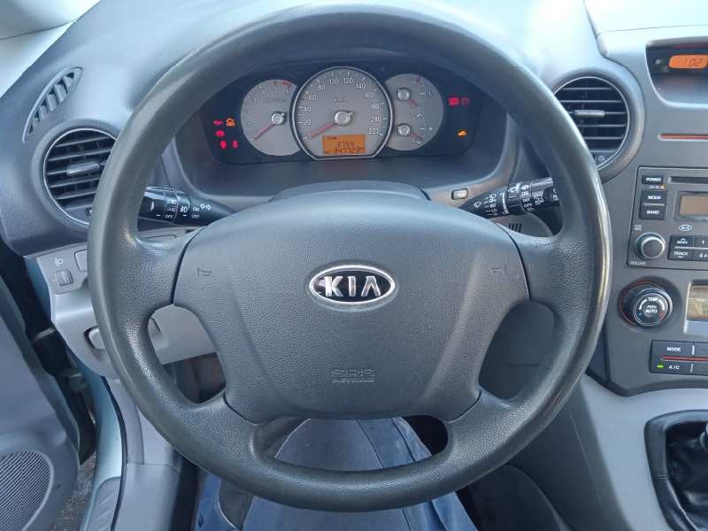 kia carens (un) del año 2008