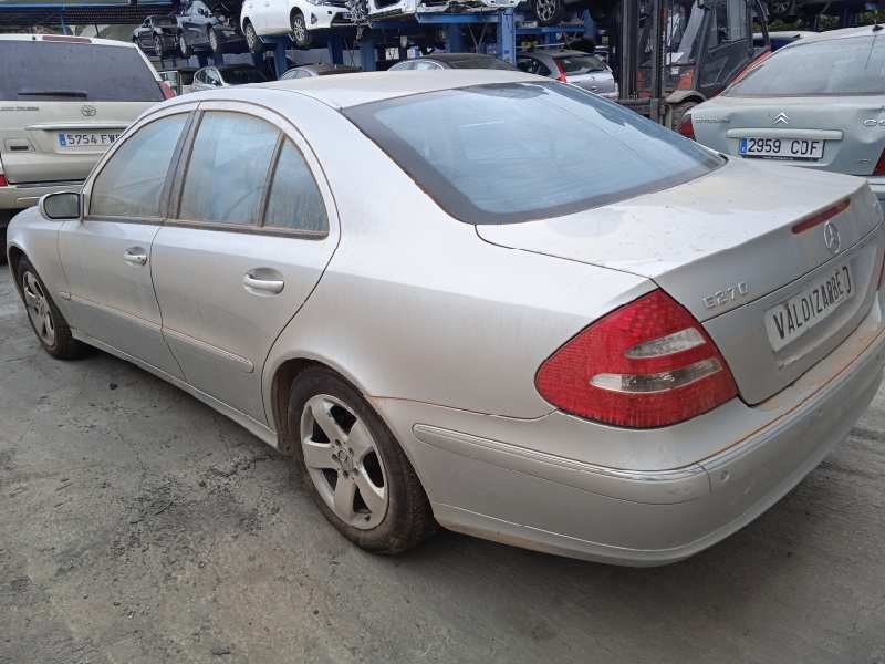 mercedes-benz clase e (w211) berlina del año 2003