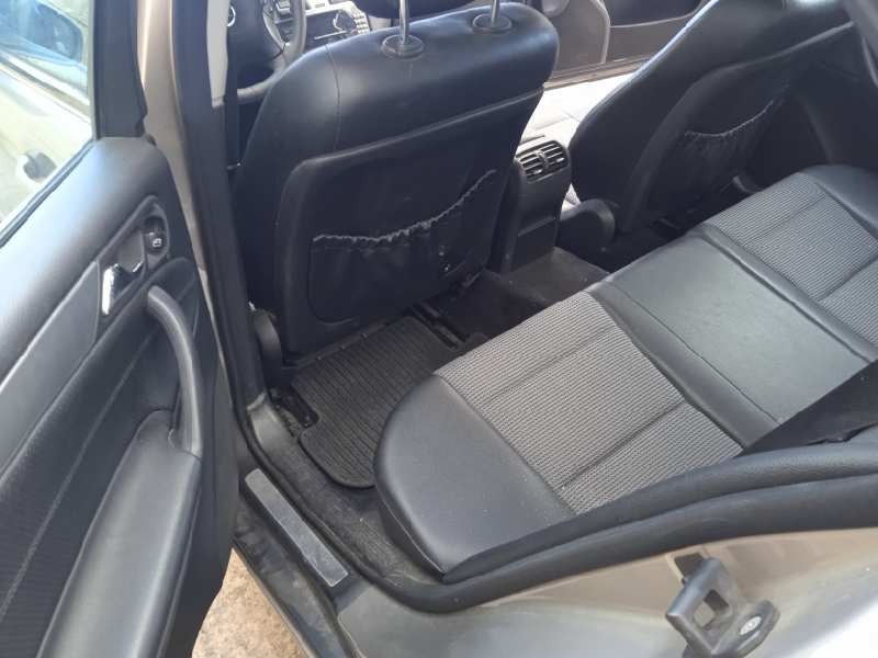 mercedes-benz clase c (w203) berlina del año 2004