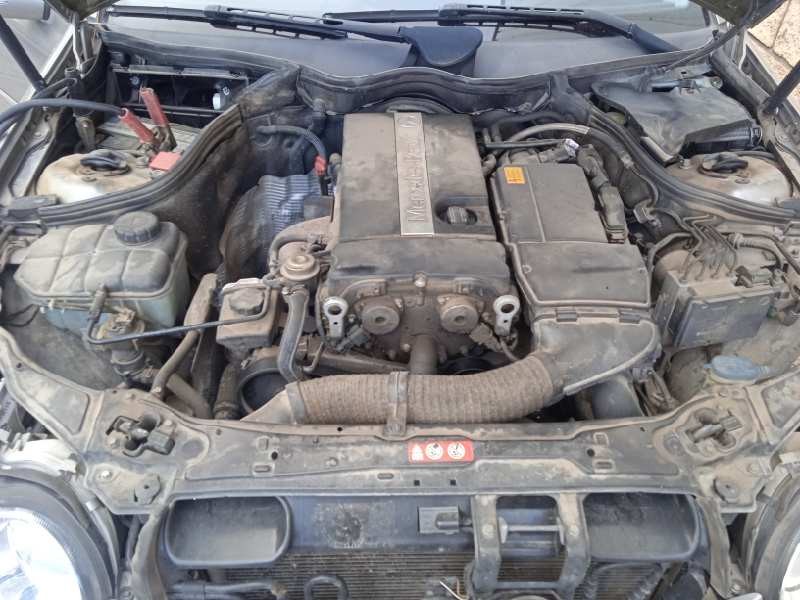 mercedes-benz clase c (w203) berlina del año 2004