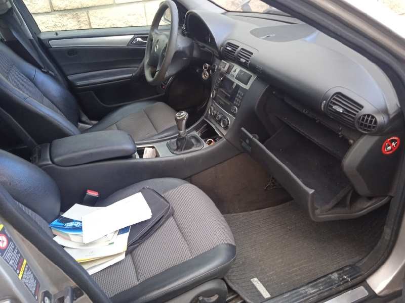 mercedes-benz clase c (w203) berlina del año 2004