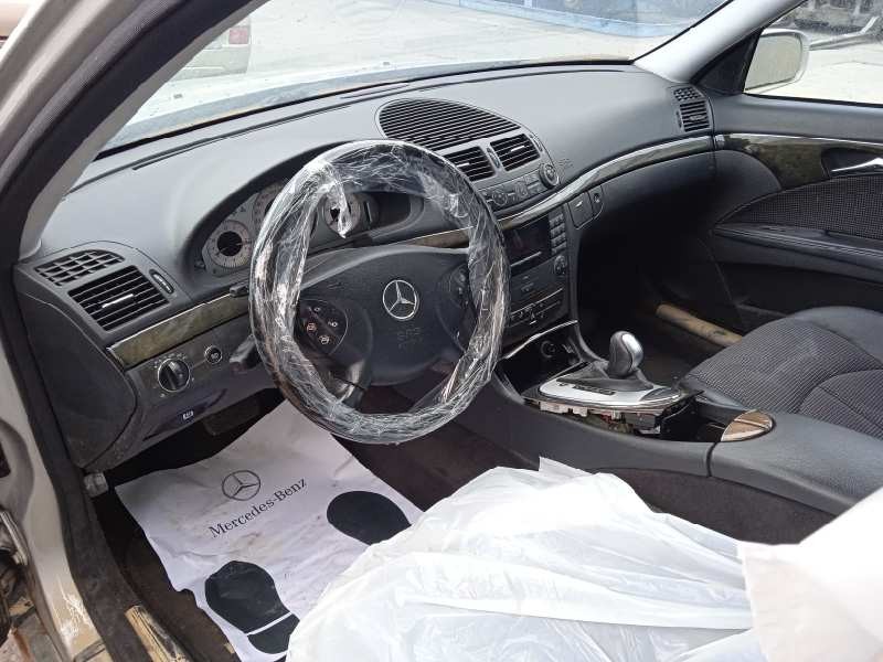 mercedes-benz clase e (w211) berlina del año 2003