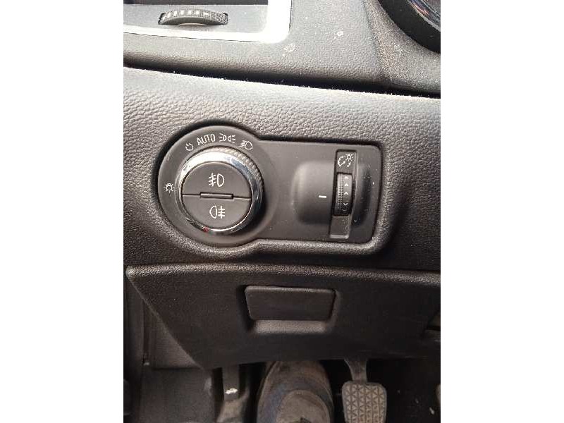 opel astra j lim. del año 2011