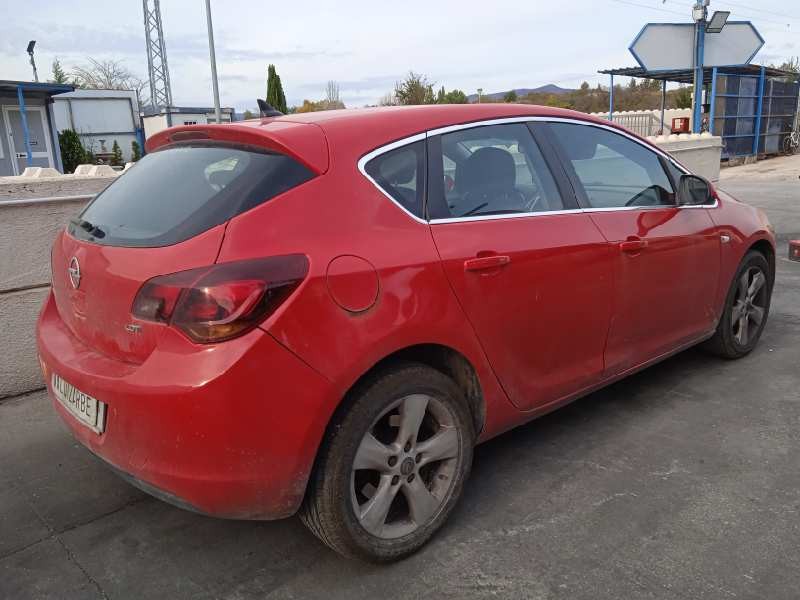 opel astra j lim. del año 2011
