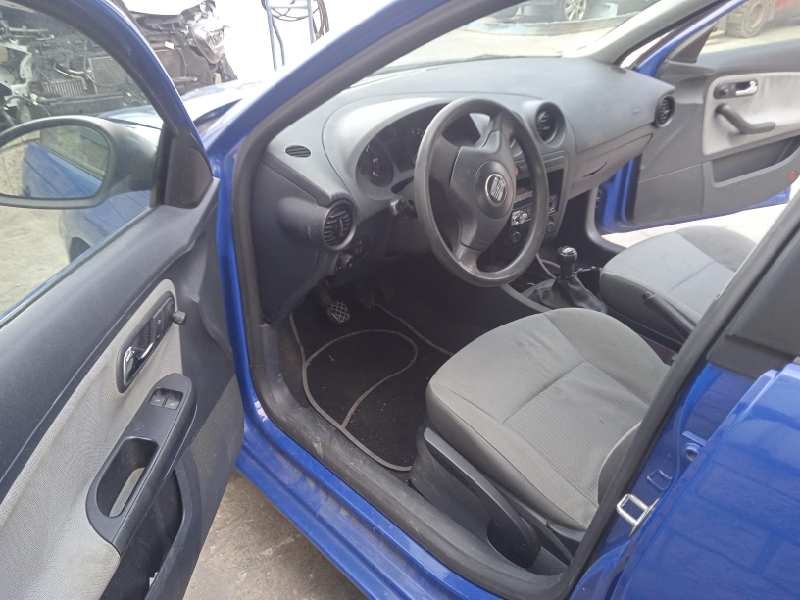seat ibiza (6l1) del año 2002