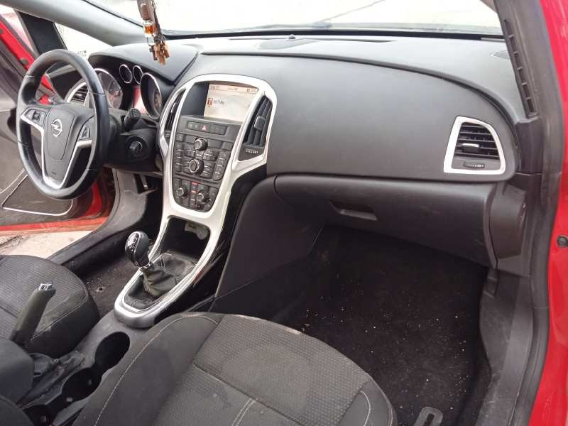 opel astra j lim. del año 2011