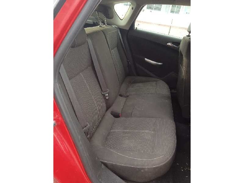 opel astra j lim. del año 2011