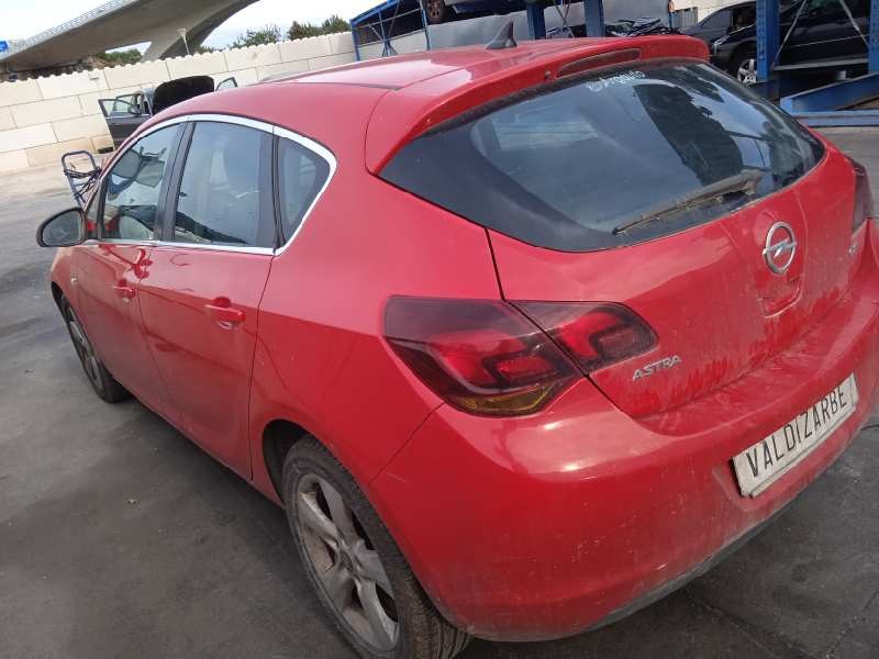 opel astra j lim. del año 2011