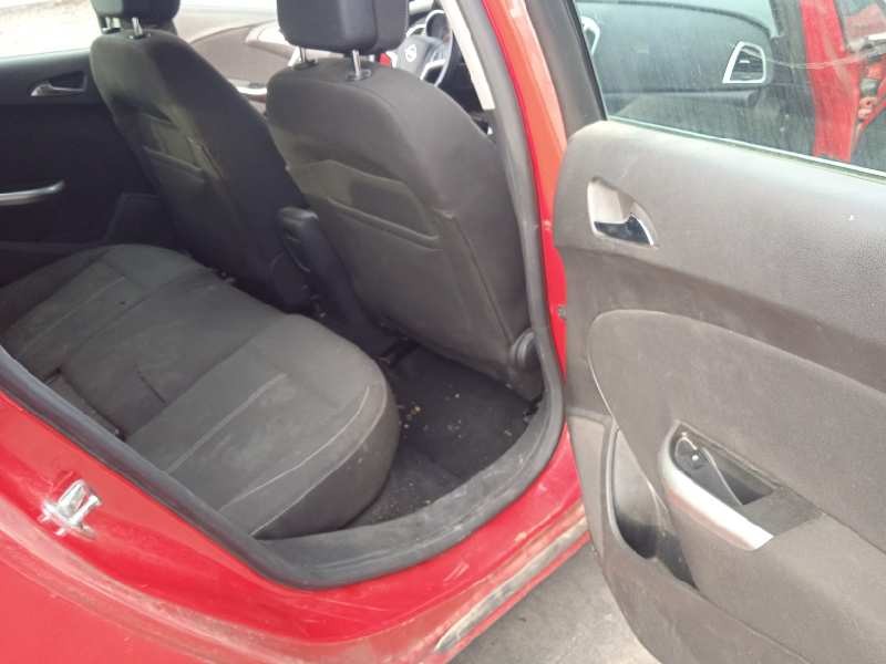 opel astra j lim. del año 2011