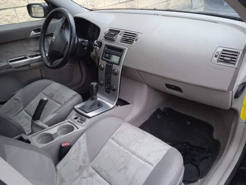 volvo s40 berlina del año 2005