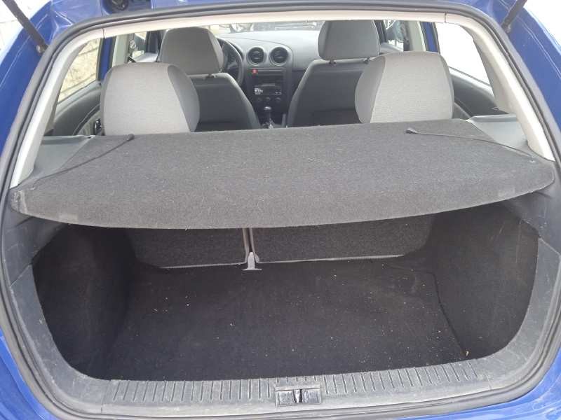 seat ibiza (6l1) del año 2002