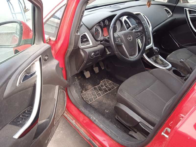 opel astra j lim. del año 2011