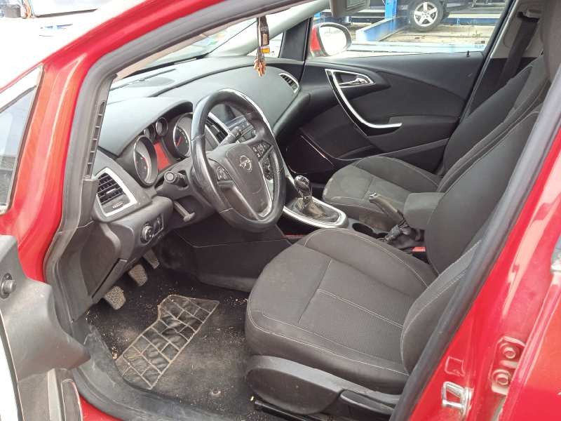 opel astra j lim. del año 2011