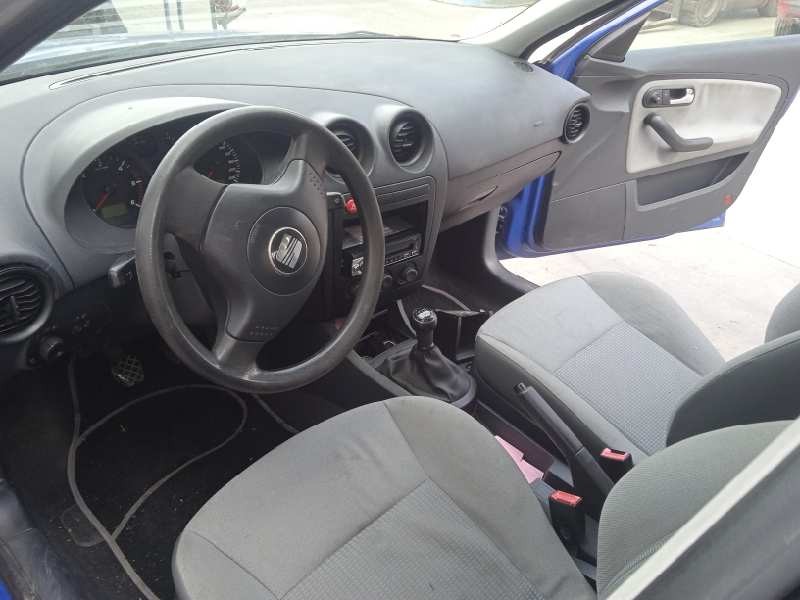 seat ibiza (6l1) del año 2002