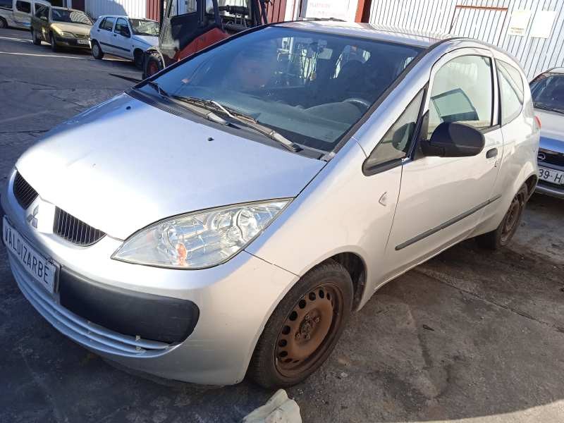 mitsubishi colt berlina 5 (z30a) del año 2005