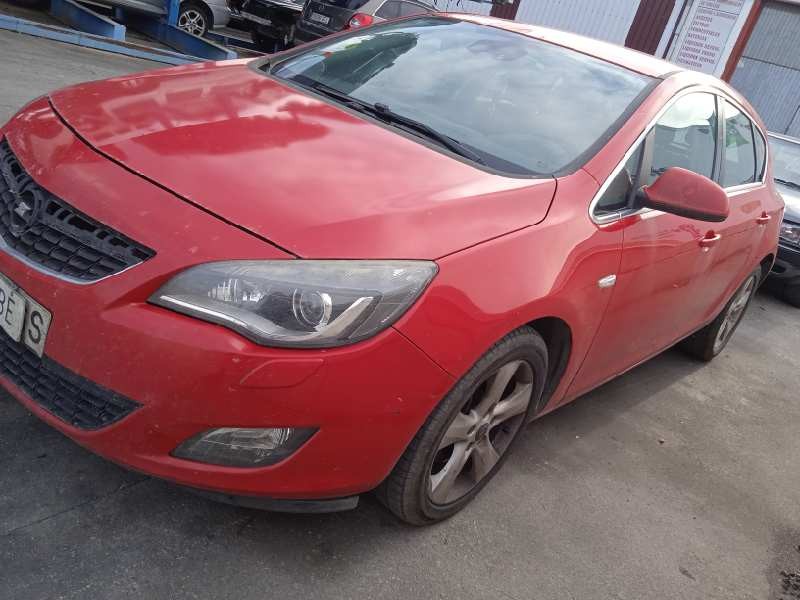 opel astra j lim. del año 2011