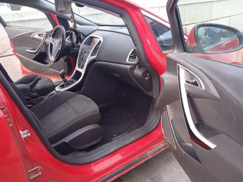 opel astra j lim. del año 2011