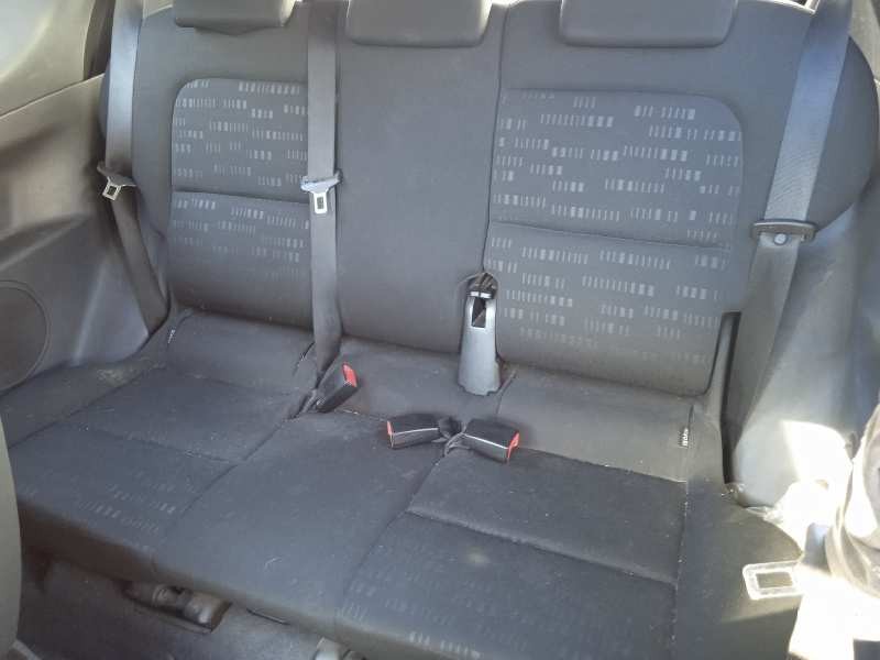 mitsubishi colt berlina 5 (z30a) del año 2005