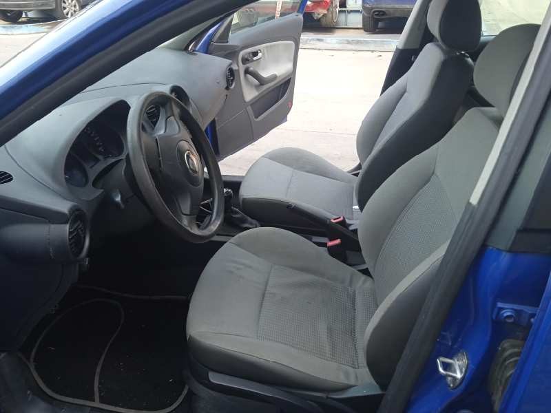 seat ibiza (6l1) del año 2002