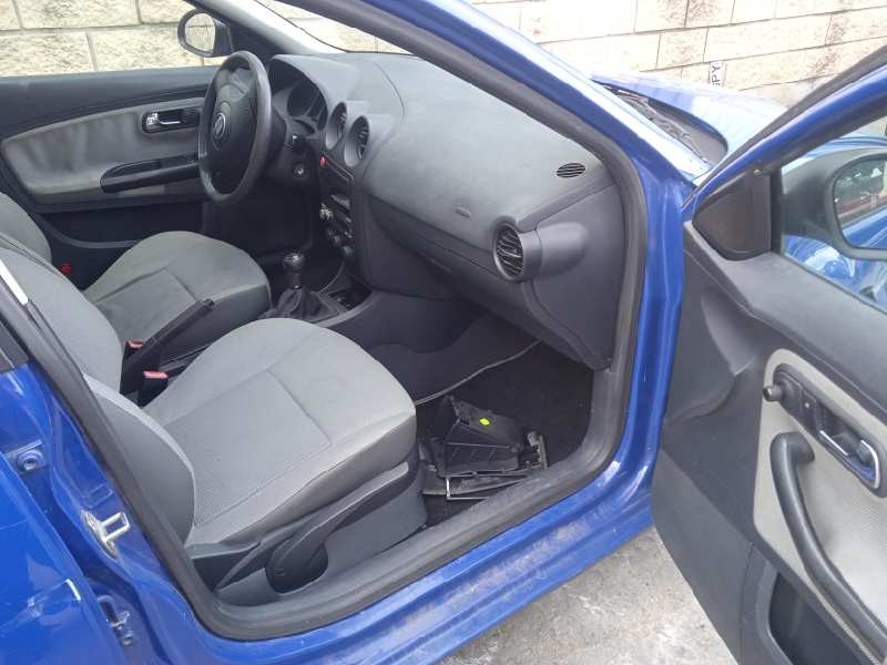 seat ibiza (6l1) del año 2002