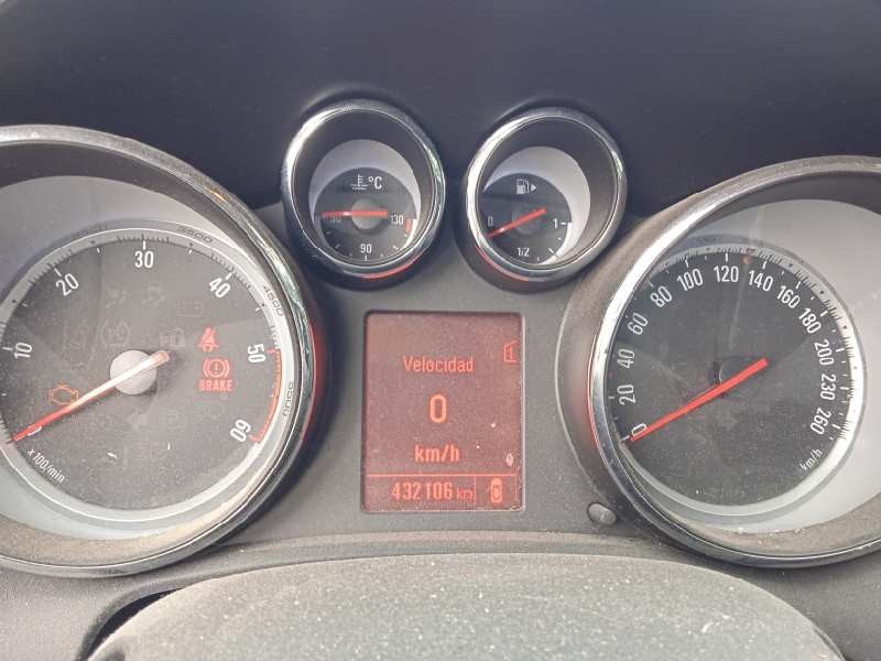 opel astra j lim. del año 2011