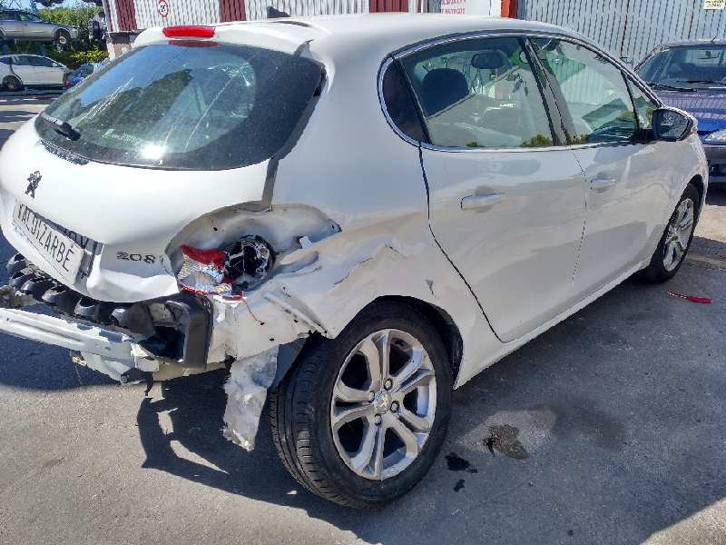 peugeot 208 del año 2015