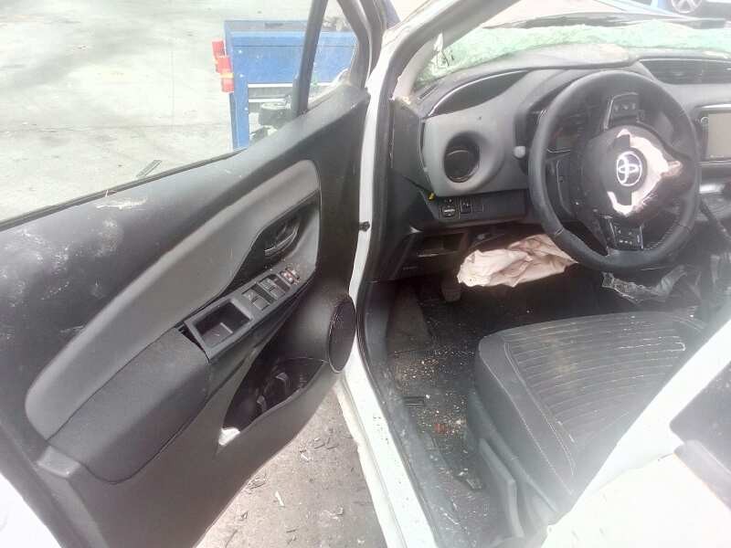 toyota yaris del año 2016