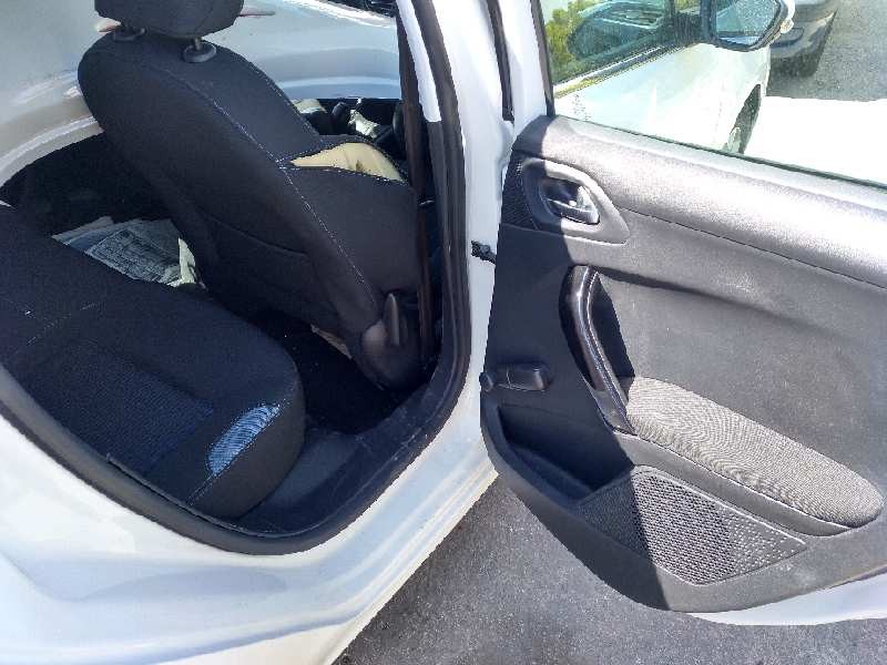 peugeot 208 del año 2015