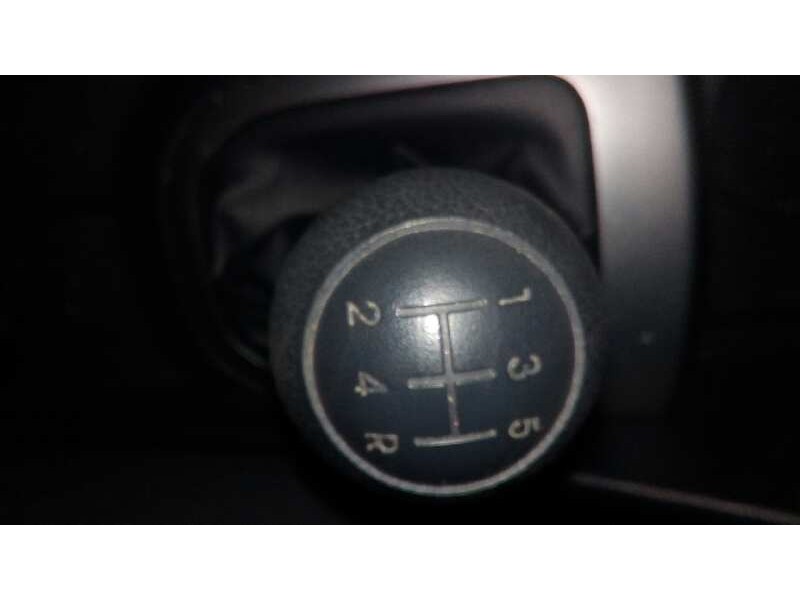 kia rio del año 2015