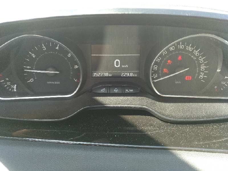 peugeot 208 del año 2015