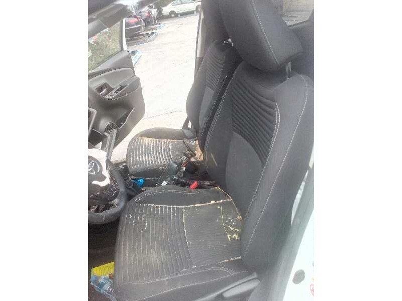 toyota yaris del año 2016