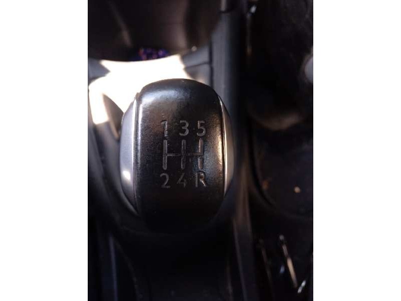 peugeot 208 del año 2015